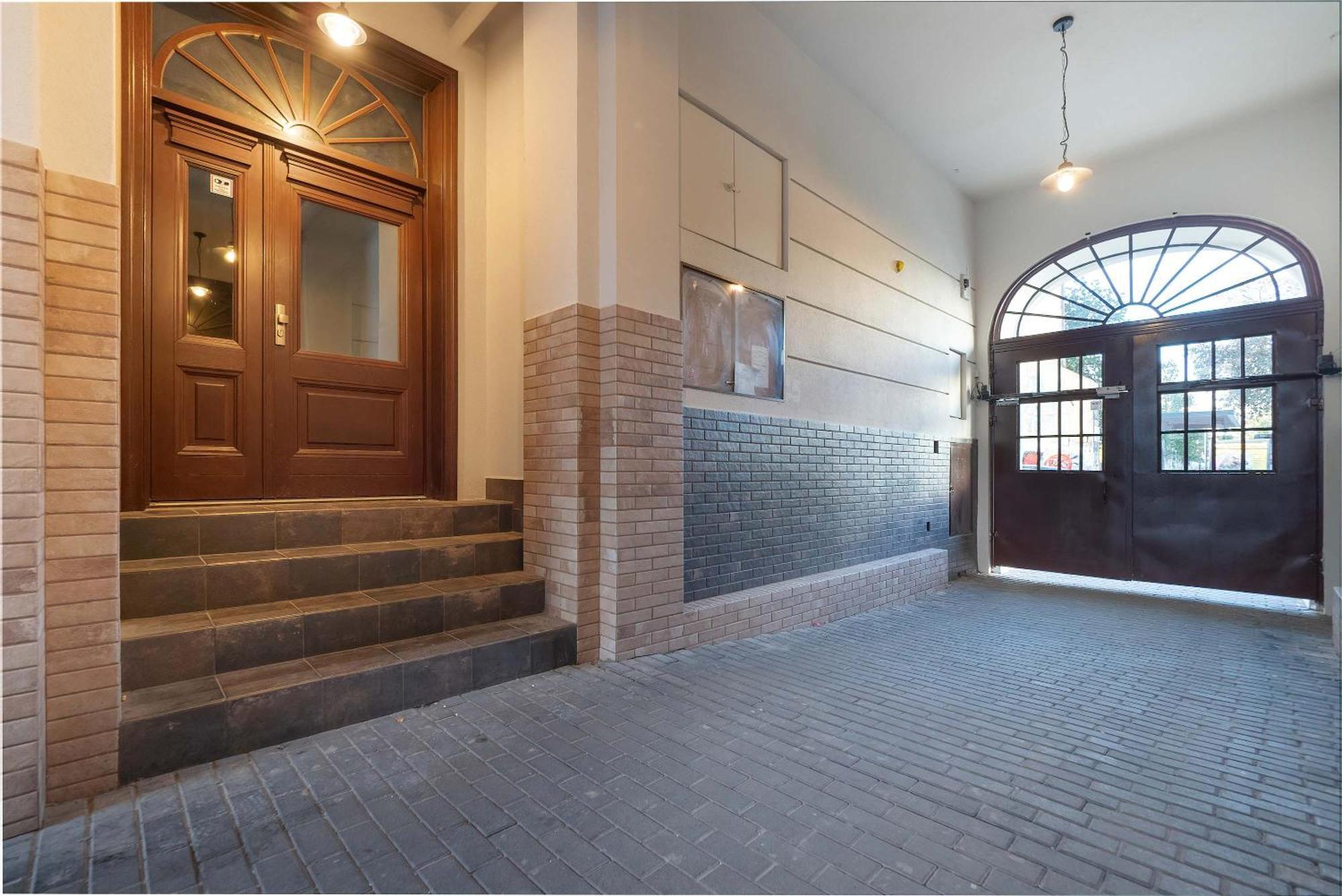 Apartment Jaracza Bright By Renters