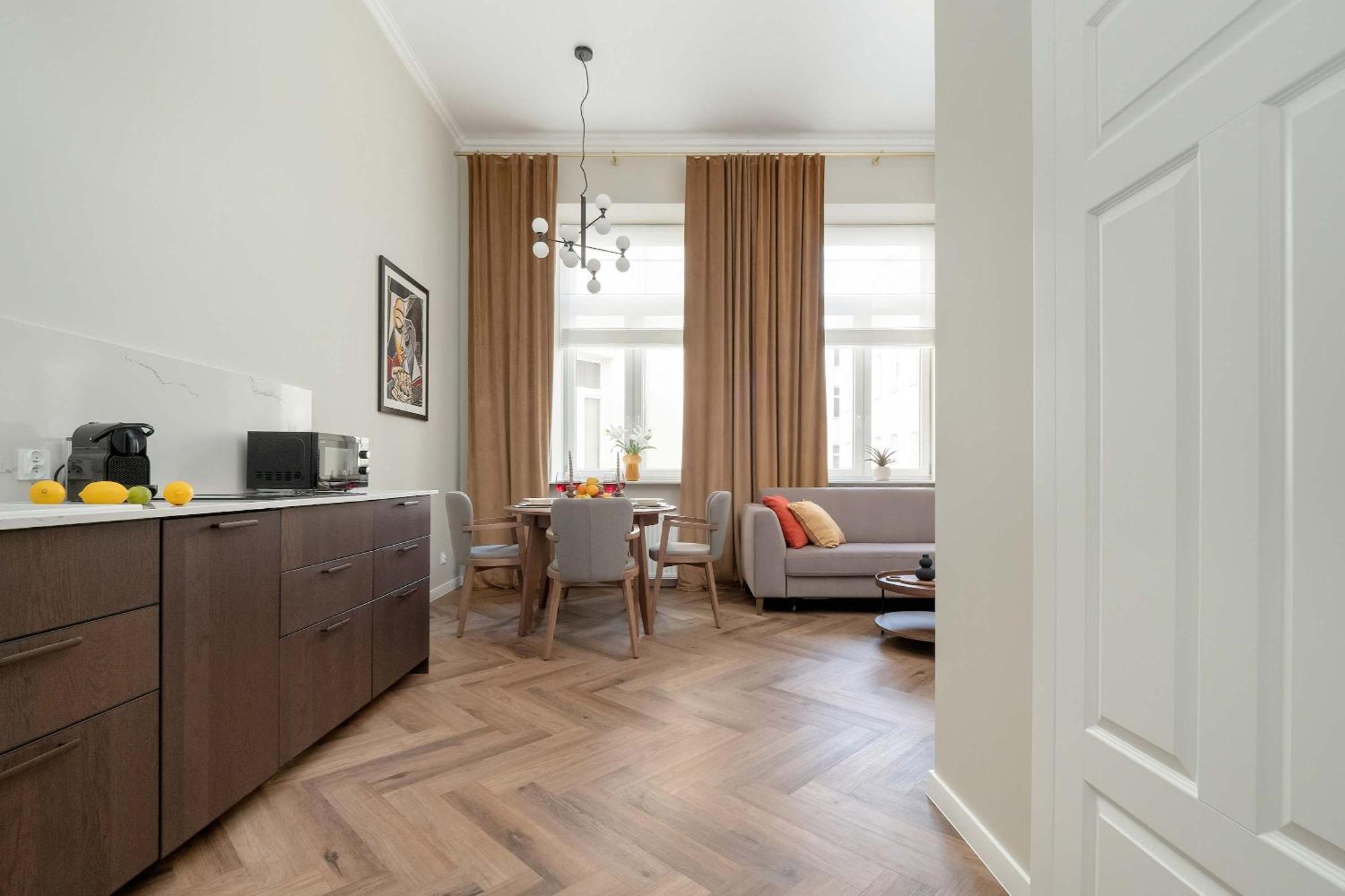 Apartment Jaracza Bright By Renters *